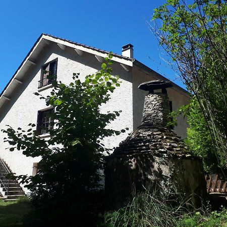 Location De Vacances A Gourdon En Bouriane Екстер'єр фото
