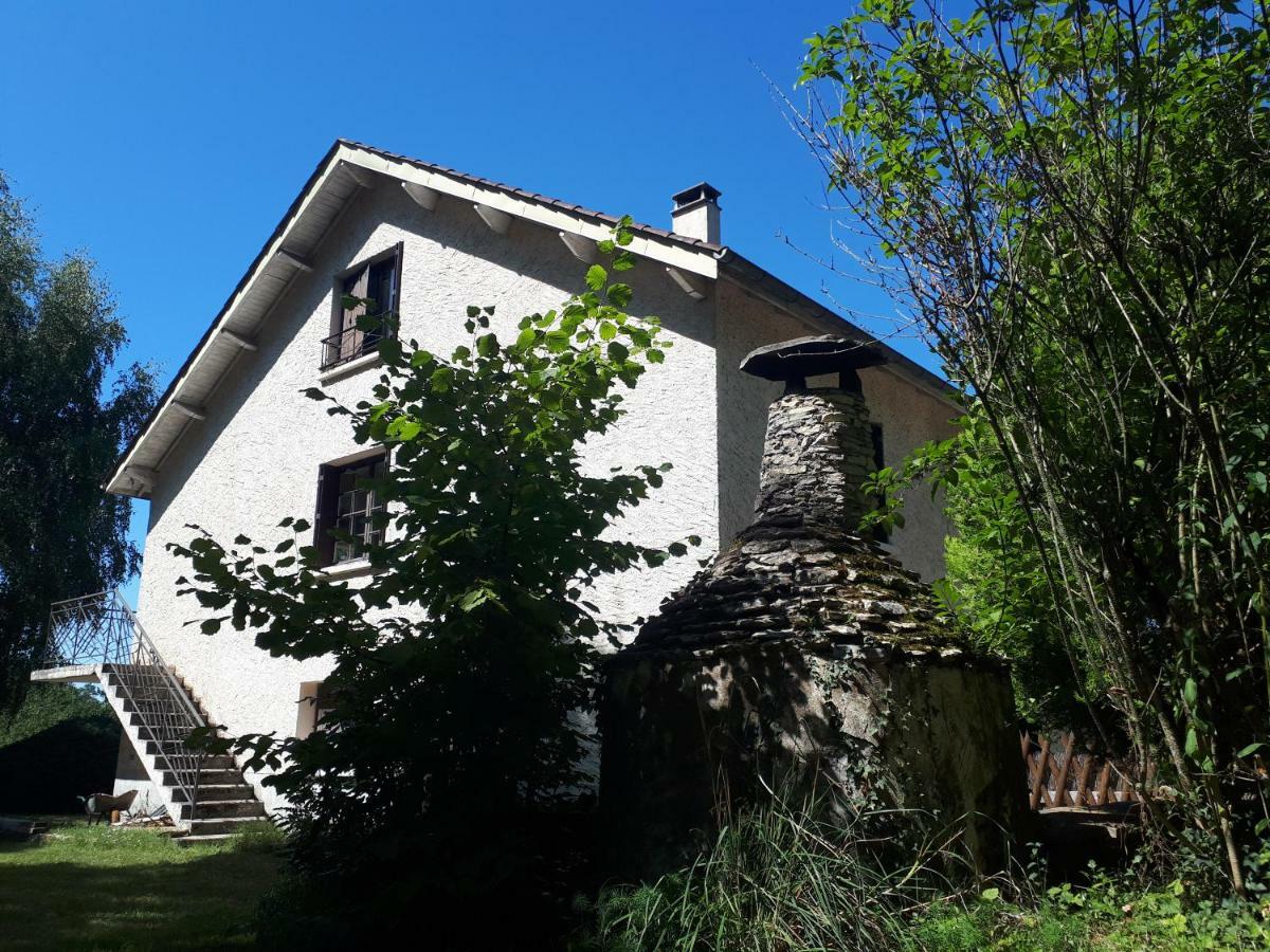 Location De Vacances A Gourdon En Bouriane Екстер'єр фото