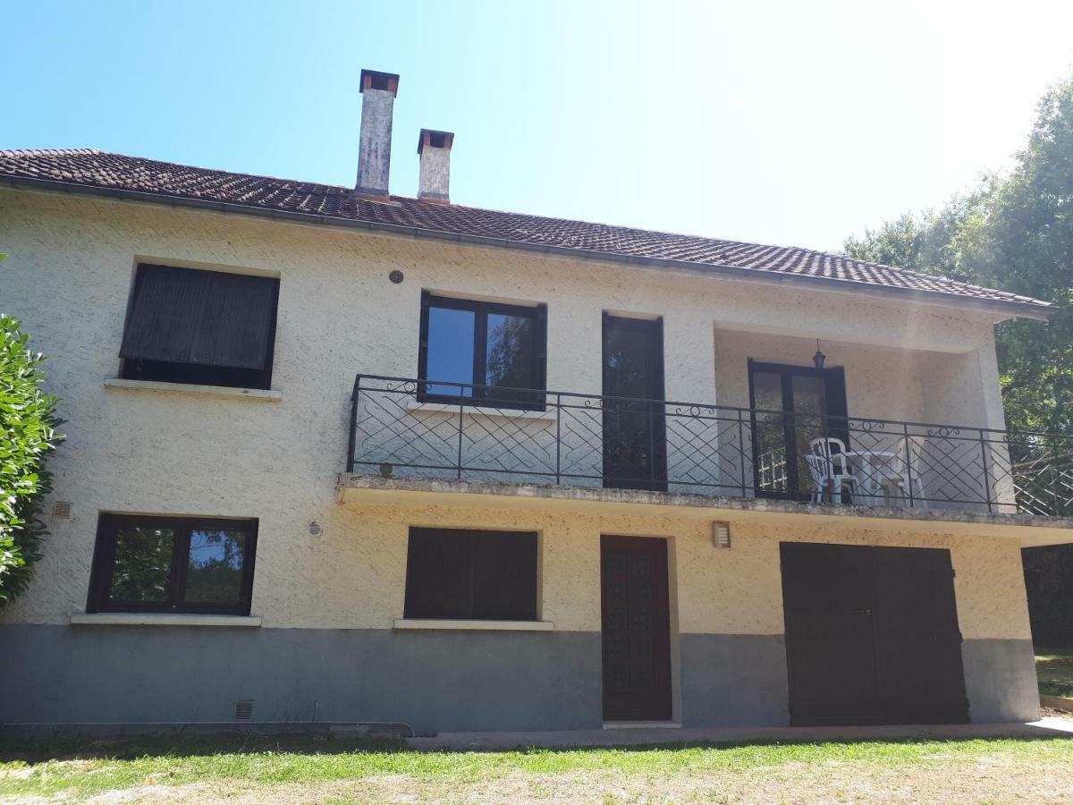 Location De Vacances A Gourdon En Bouriane Екстер'єр фото