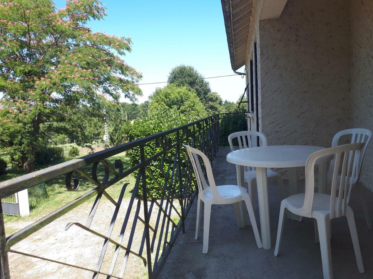 Location De Vacances A Gourdon En Bouriane Екстер'єр фото