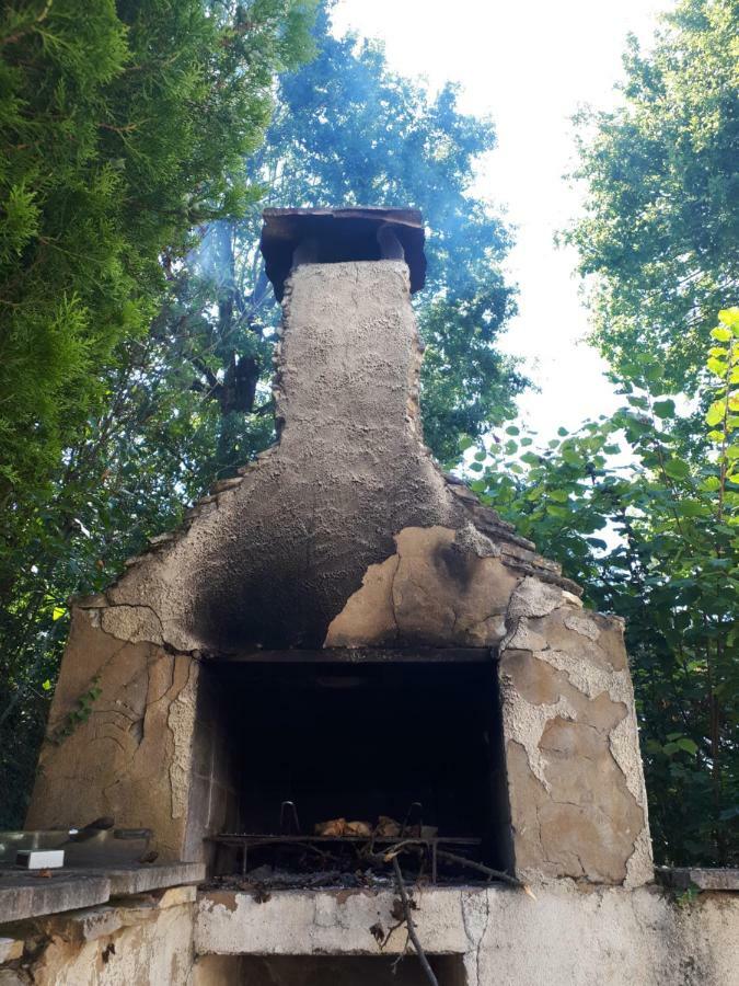 Location De Vacances A Gourdon En Bouriane Екстер'єр фото