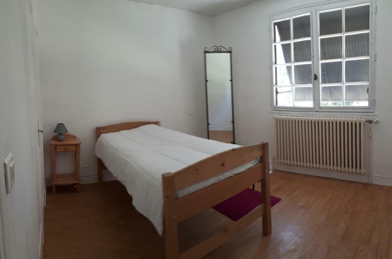 Location De Vacances A Gourdon En Bouriane Екстер'єр фото